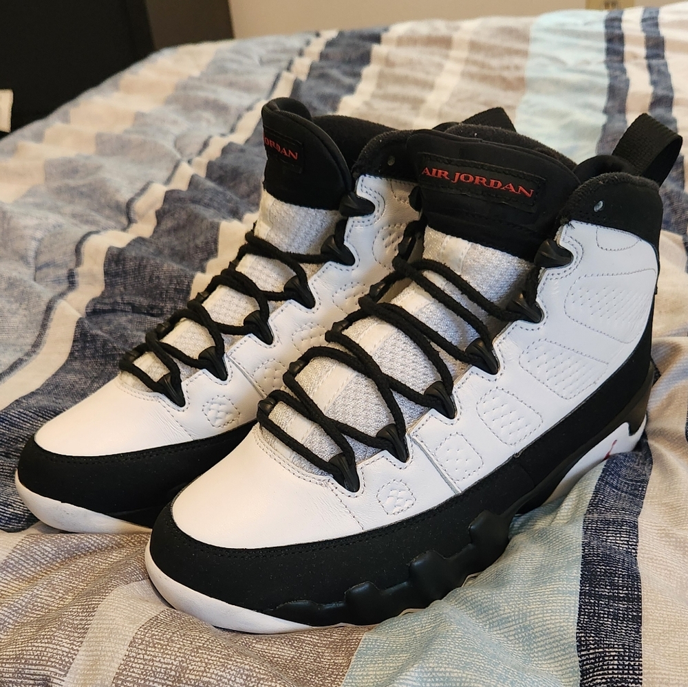 AUTHENTIC AIR JORDAN IX RETRO OG SPACEJAM SIZE 8